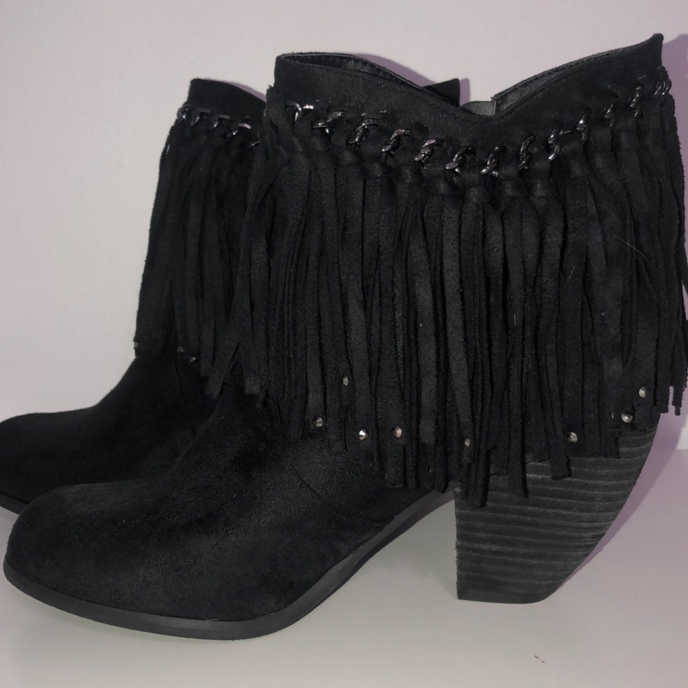 Black Fringe Bootie 2 1/2 inch heel zipper 8.5